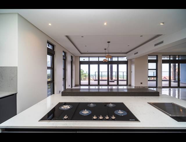 6 BEDROOM HOUSE FOR SALE IN IZINGA ESTATE